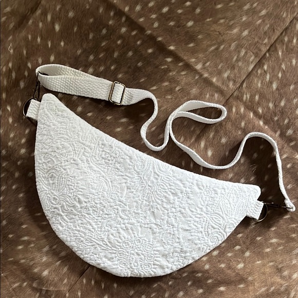 Fun White Quilted Women's crossbody bag custom - Picture 6 of 7